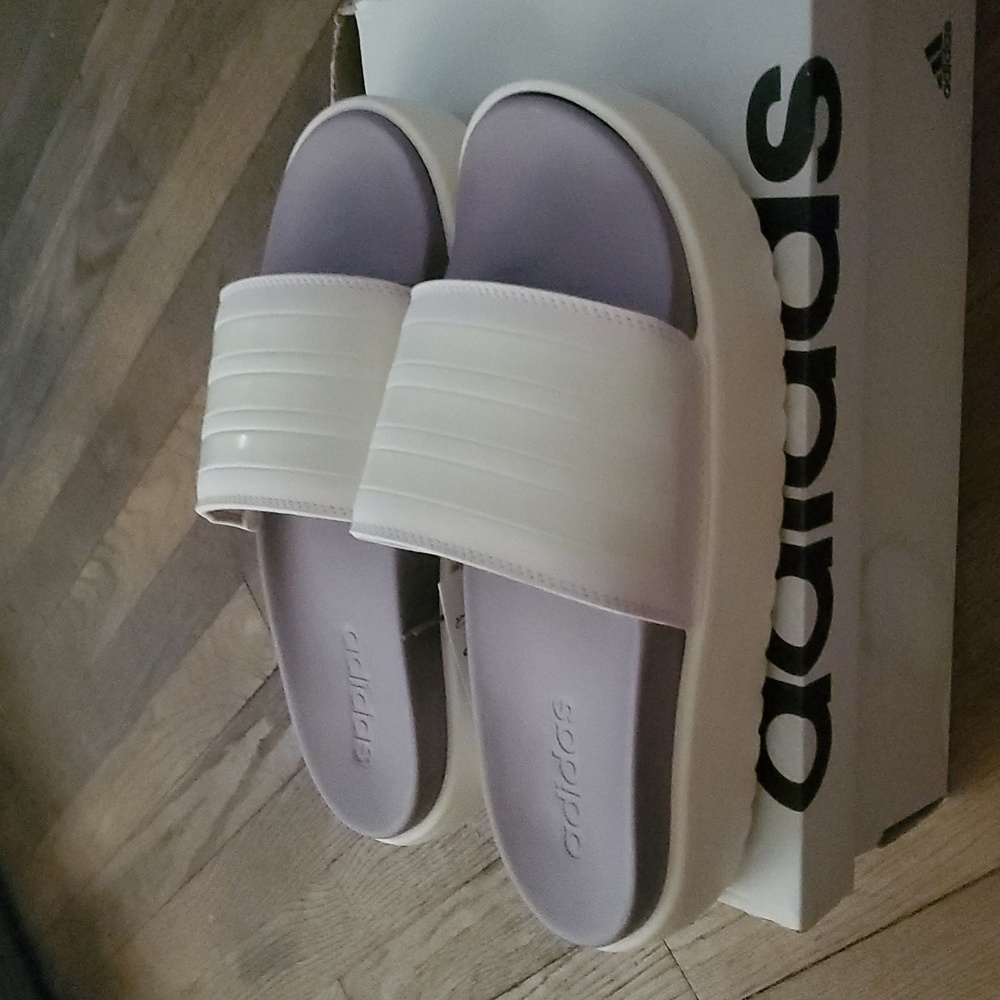 Addidas Slides Nwt - Picture 3 of 3